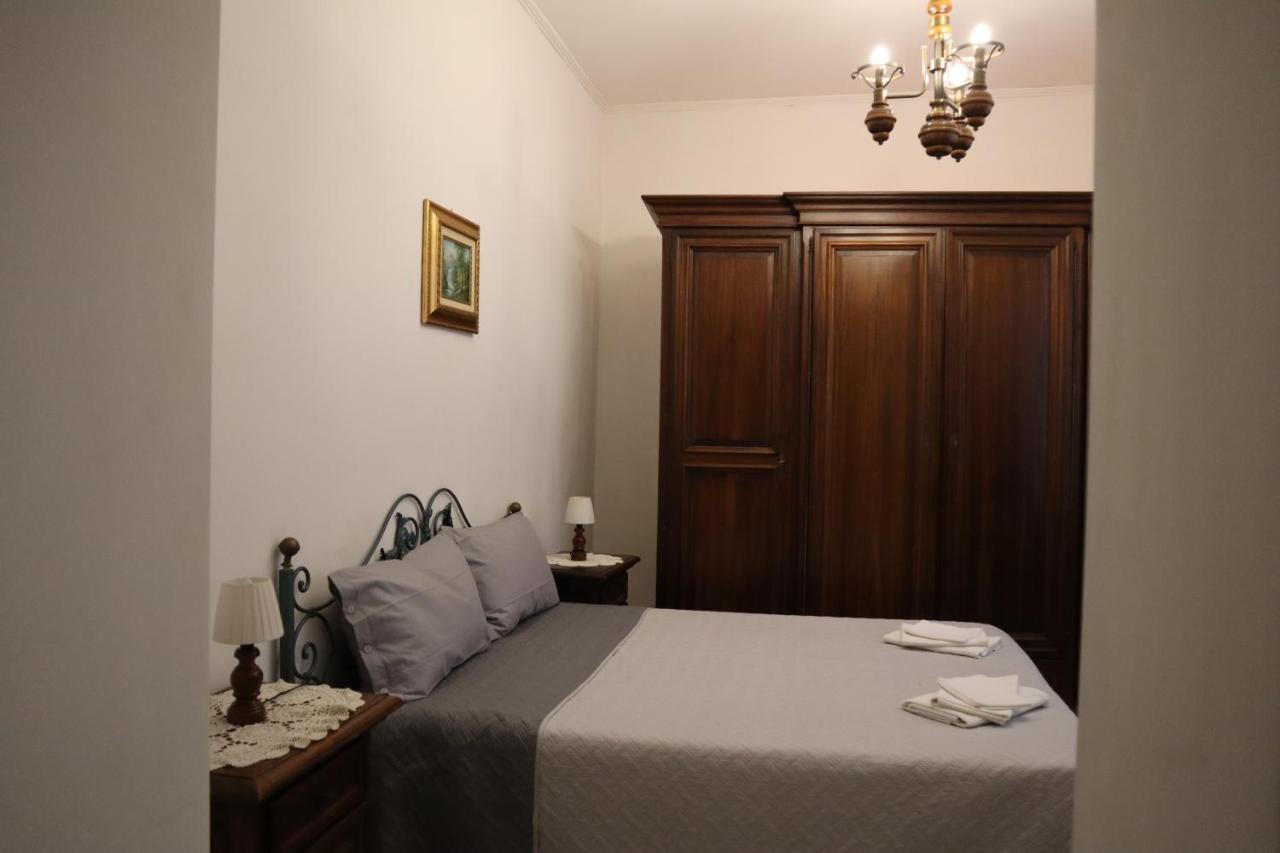 Storia Di Sofia Apartment Naples Luaran gambar