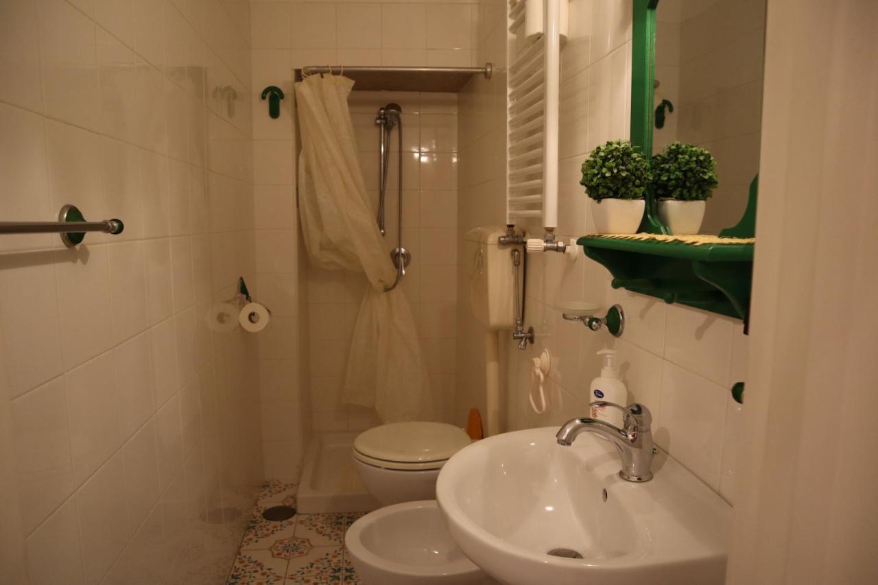 Storia Di Sofia Apartment Naples Luaran gambar