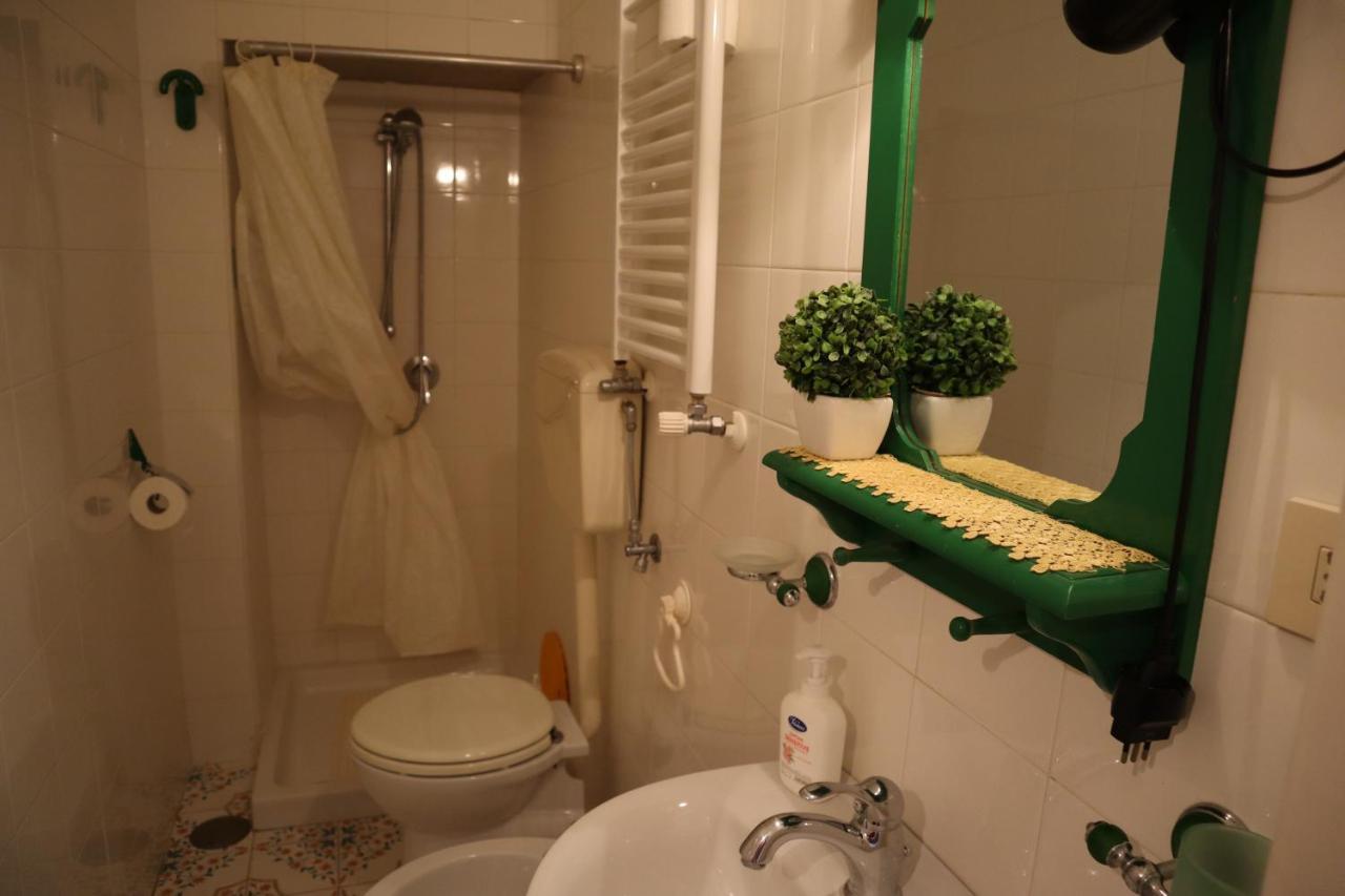 Storia Di Sofia Apartment Naples Luaran gambar