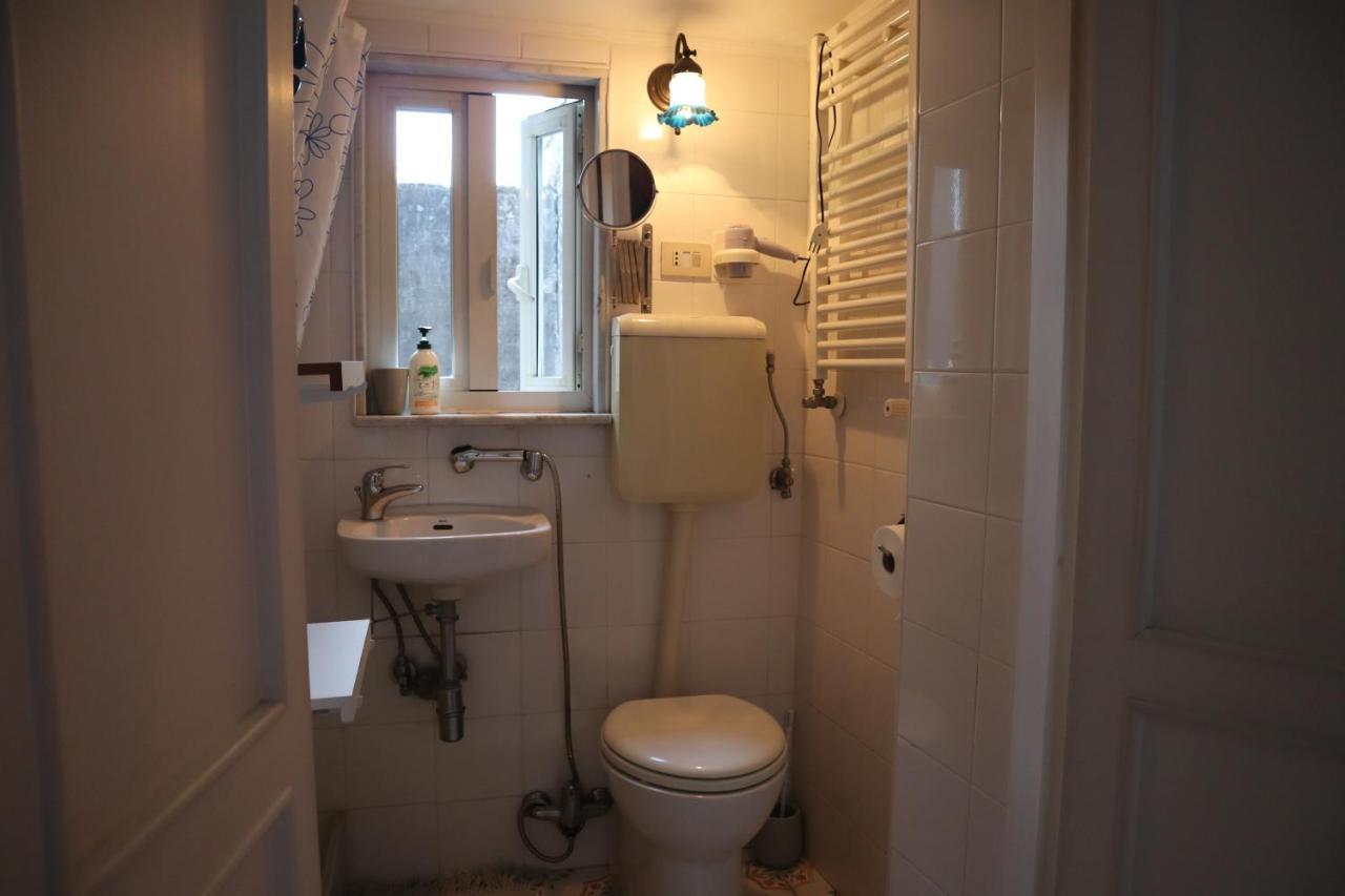 Storia Di Sofia Apartment Naples Luaran gambar