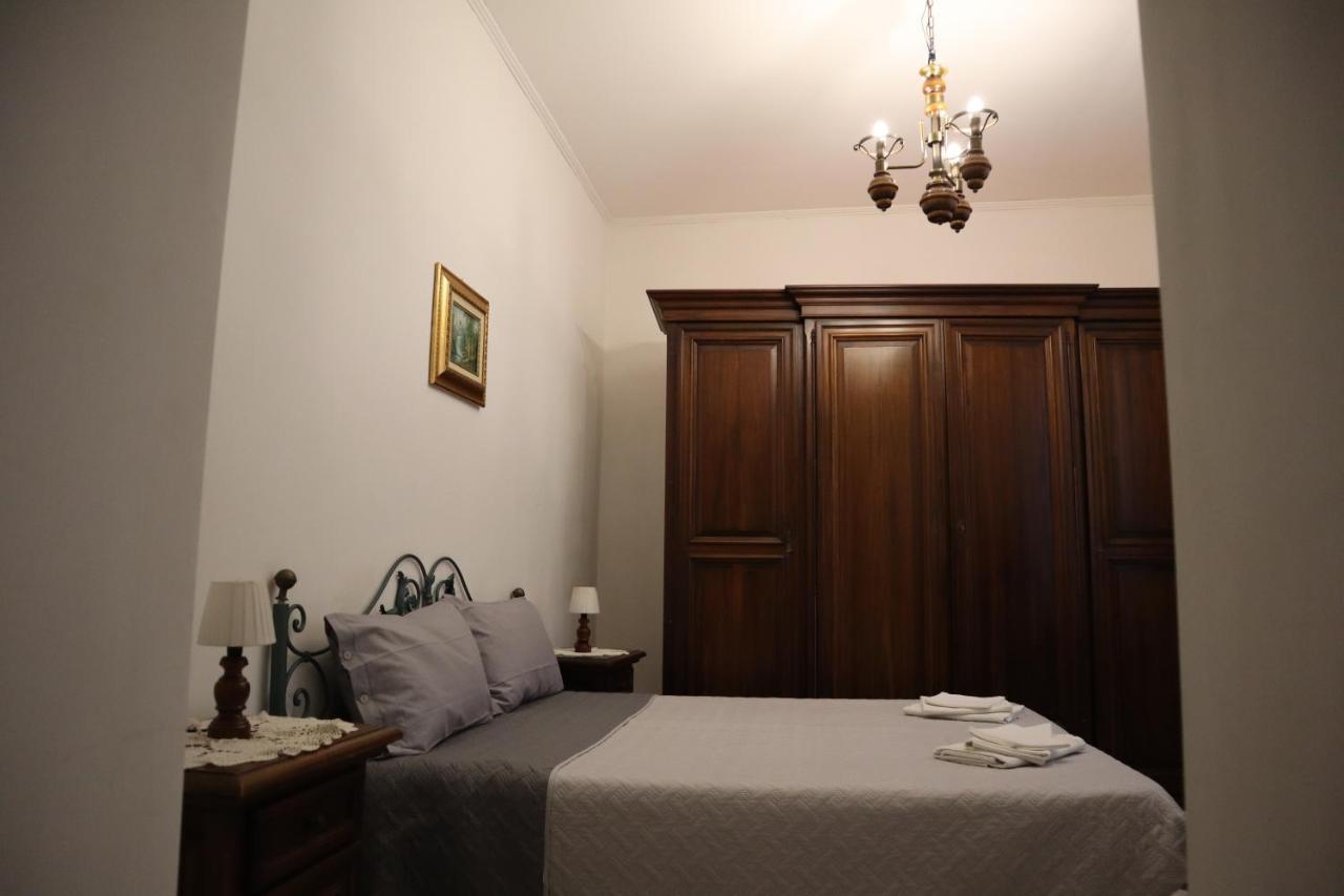 Storia Di Sofia Apartment Naples Luaran gambar