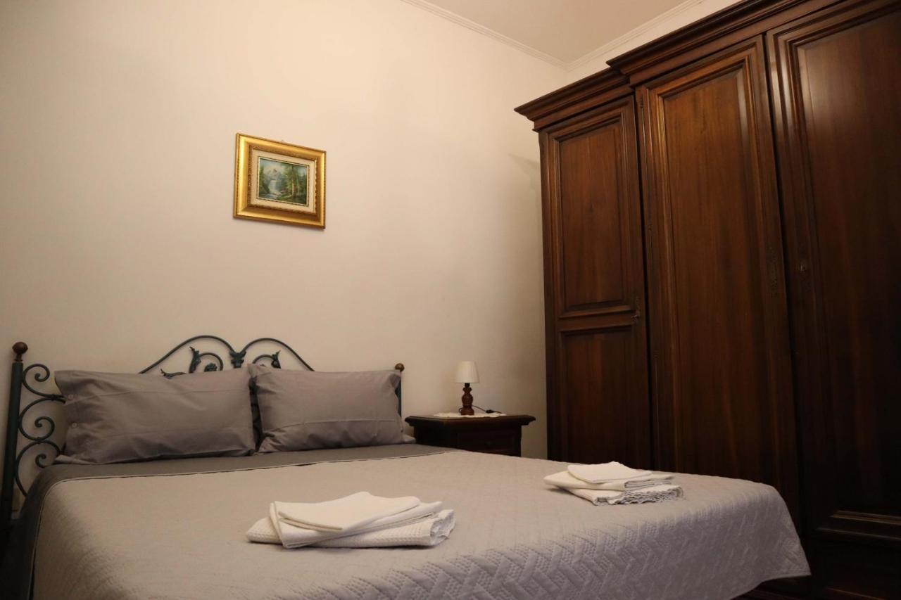 Storia Di Sofia Apartment Naples Luaran gambar