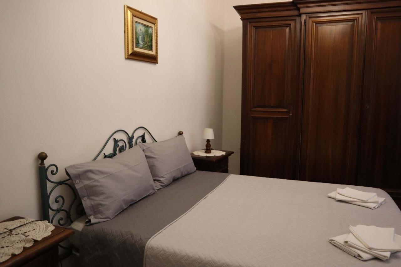 Storia Di Sofia Apartment Naples Luaran gambar